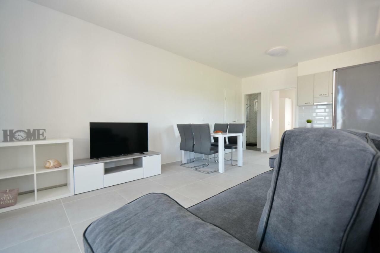 נין Apartments Piazza מראה חיצוני תמונה