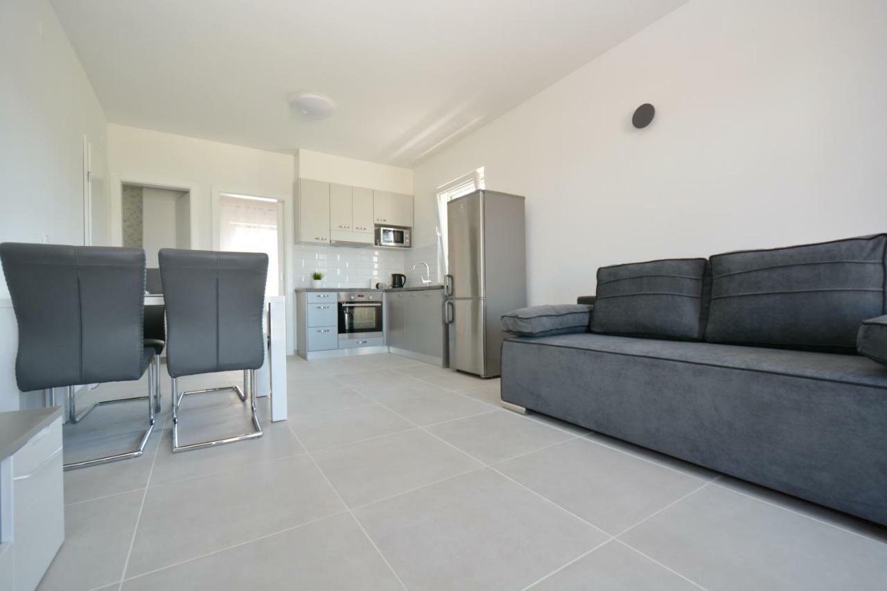 נין Apartments Piazza מראה חיצוני תמונה
